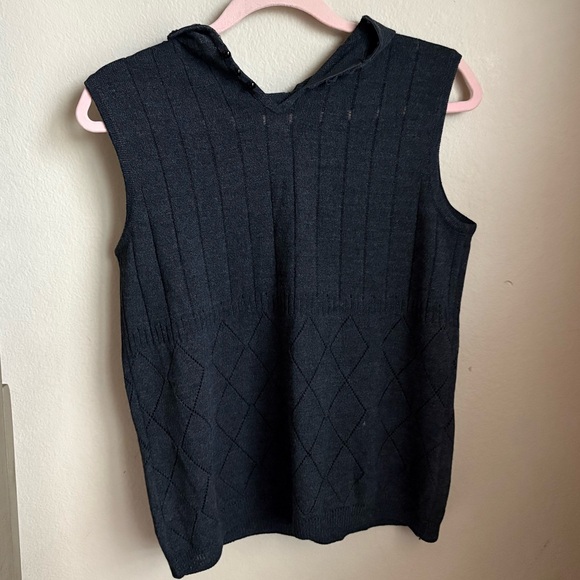 St. John Top - Picture 2 of 3